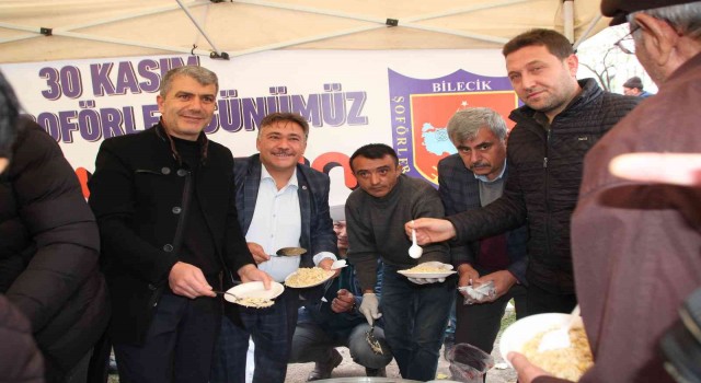 Günlerini kutlayıp 2 bin kişiye pilav dağıttılar