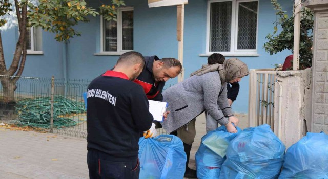 Gürsuda atık getiren ekmek kazanıyor