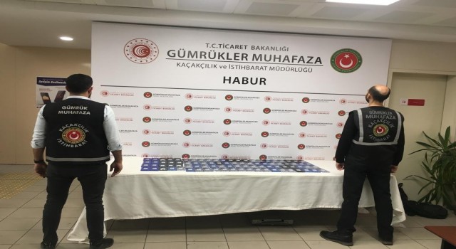 Habur Sınır Kapısında 4 milyonluk kaçak ürün ele geçirildi