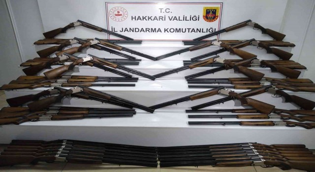 Hakkaride 50 adet çift kırma av tüfeği ele geçirildi