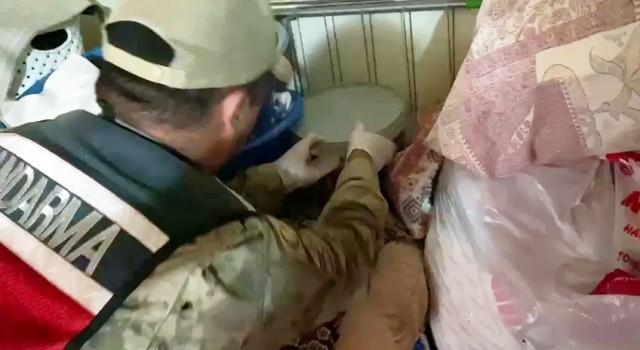 Hatayda 1 kilo 300 gram esrar ele geçirildi