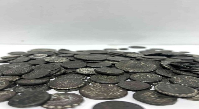 Hatayda Roma dönemine ait 255 adet sikke ele geçirildi