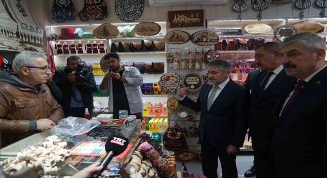 Hazine ve Maliye Bakanı Nebati, Kastamonuda esnafla buluştu