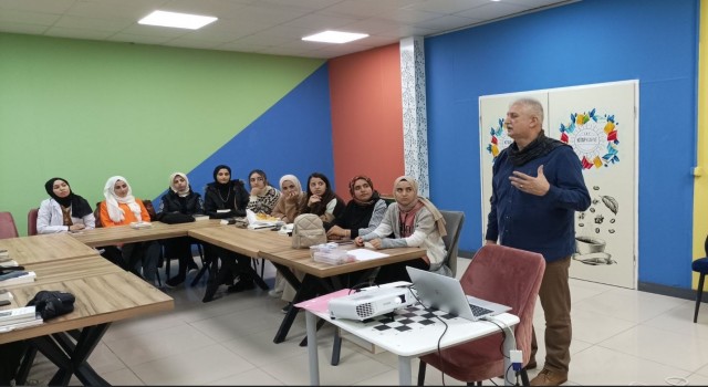 ‘Hikmethane projesiyle gençlerin akademik gelişimlerine katkı sağlanıyor