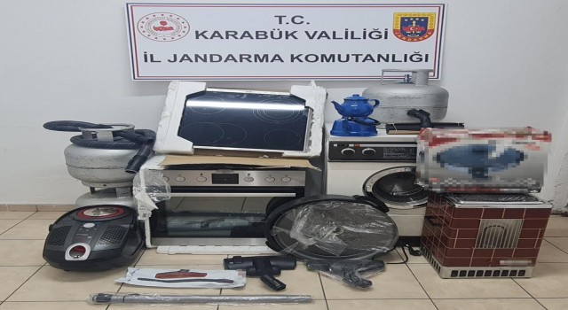 Hırsızlıktan yakalanan 3 kişi tutuklandı
