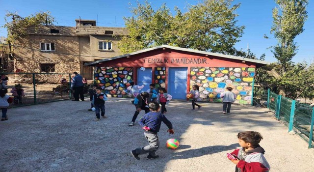 İHAnın haberi ses getirdi, köy çocukları voleybol sahasına kavuştu