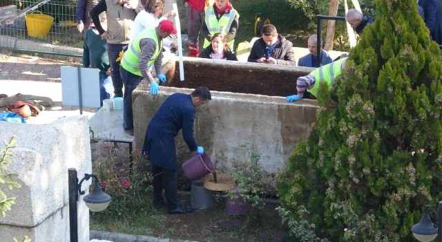 İnşaat kazısında bulunan gizemli lahit açıldı