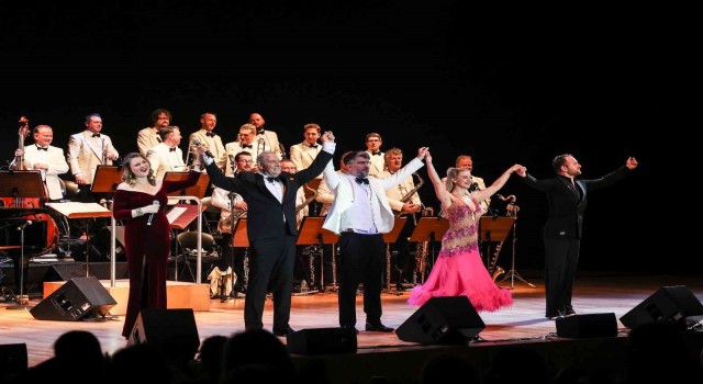 İş Sanat, Frank Sinatra şarkılarını seyirci ile buluşturdu