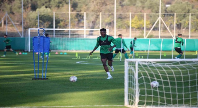 İsmet Taşdemir: Tuzlaspor maçında geçen haftayı telafi etmemiz gerekiyor