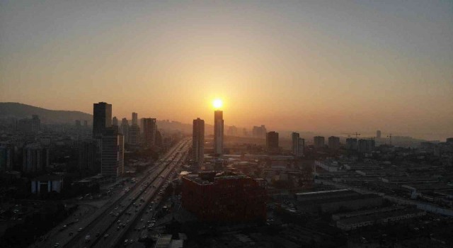 İstanbulda gün doğumu manzarası mest etti