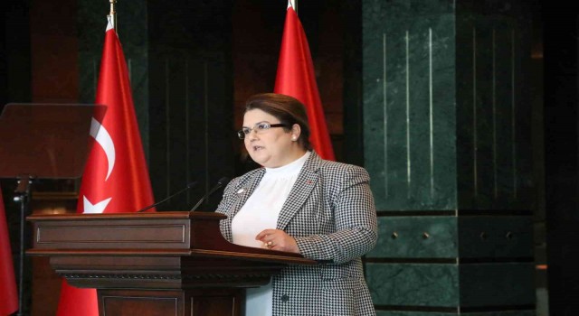 İstanbuldaki hain terör saldırısında hayatını kaybeden Yusuf Meydan ve kızı Ecrinin isimleri Adanada yaşatılacak
