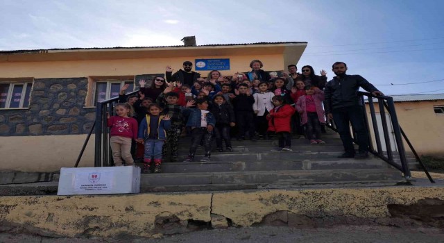 İstanbuldan Vana “Kardeşim Üşümesin” hediyesi