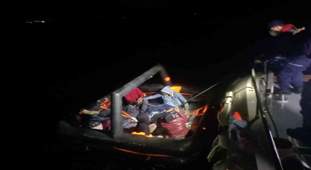 İzmirde 5 göçmen kurtarıldı