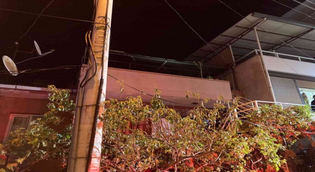 İzmirde evde çıkan yangında 1 kişi hayatını kaybetti