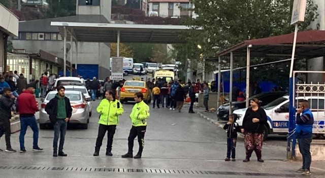 İzmirdeki silahlı çocuk kavgasında ağır yaralanan 1 kişi hayatını kaybetti