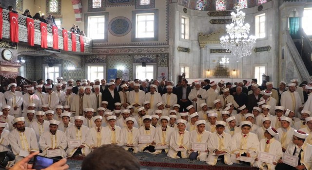 İzzetpaşa Camiinde hafızlık icazet merasimi yapıldı