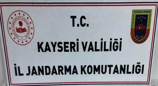 Jandarma ekipleri 6 terör şüphelisini yakaladı