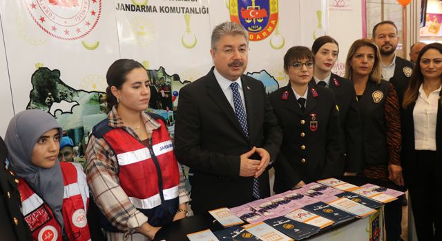 Jandarma Standına Osmaniye Valisi Erdinç Yılmaz’dan ziyaret