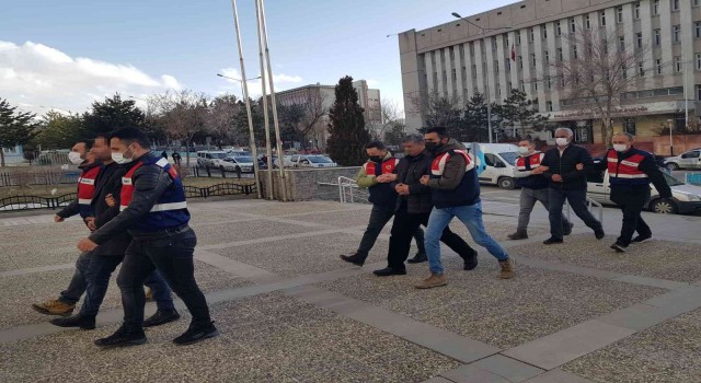 Jandarma terör örgütü propagandası yapan 16 şüpheliyi yakaladı