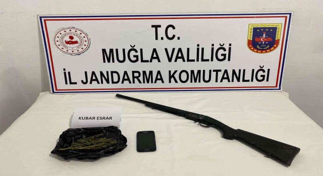 Jandarma zehir tacirlerini Seydikemerde yakaladı