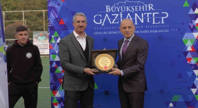 Jübile yapacak Cüneyt Çakıra Gaziantepte plaket