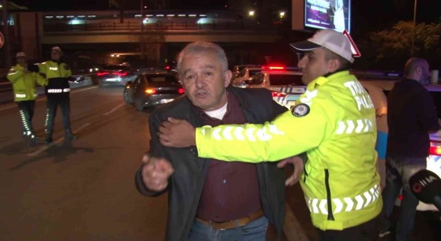 Kadıköyde alkollü sürücünün arkadaşı: Hangi alkol ne alkolü diyerek tepki gösterdi