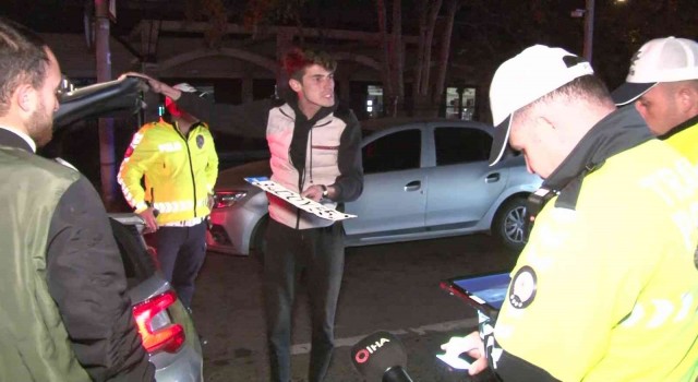 Kadıköyde denetime takılan plakasız sürücüden şaşırtan tepki: Babam görecek