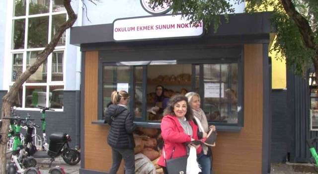 Kadıköyde fabrika gibi lise: Ekmek üretip, restoran işletiyor ve kahve satıyorlar