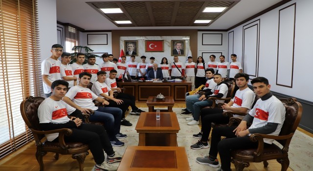 Kahramanmaraşlı gençler milli maç heyecanı yaşadı