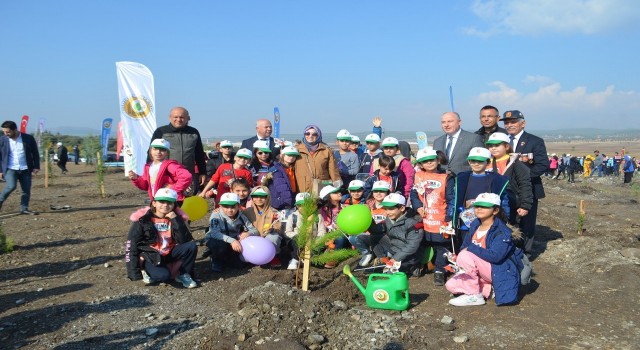 Kahramanmaraşta 10 bin fidan toprakla buluştu