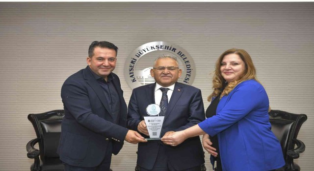KalDerden Başkan Büyükkılıça teşekkür plaketi