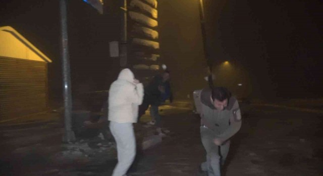 Kar yağışını duyan vatandaşlar Uludağa koştu