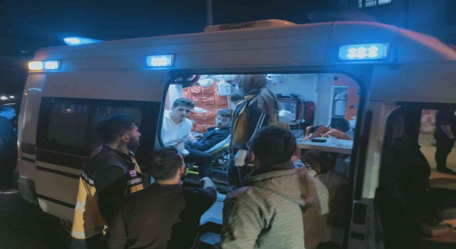 Karabükte bıçaklı kavga: Ağabey ve kardeşi yaralandı
