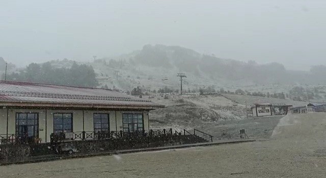 Karabükün yüksek kesimlerinde mevsimin ilk karı etkili oluyor