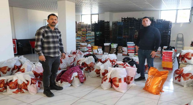 ‘Kardeş Esnaf Kampanyası ile ihtiyaçlı çocukları sevindiriyorlar