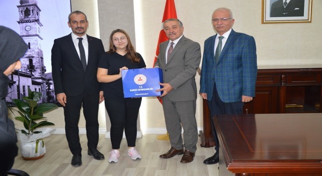 Kareside başarılı öğrenciler ödüllendirildi