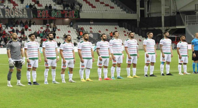 Karşıyakada sakatlıklar can sıkıyor