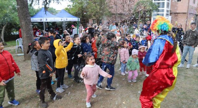 ‘Kartal Çocuk Şenliği’ Miniklerin Yoğun İlgisi Eşliğinde Başladı