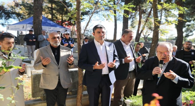 Kartallı Kazım vefatının 62. yılında mezarı başında anıldı