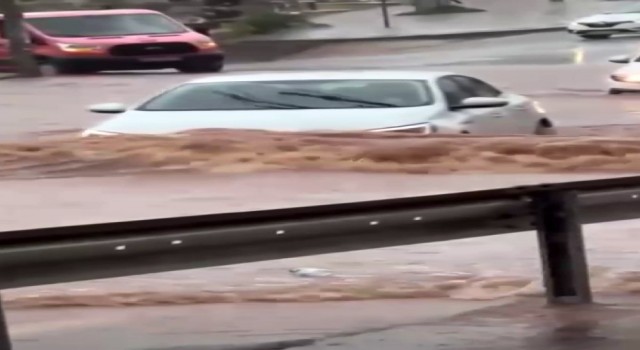 Kaşta sel meydana geldi