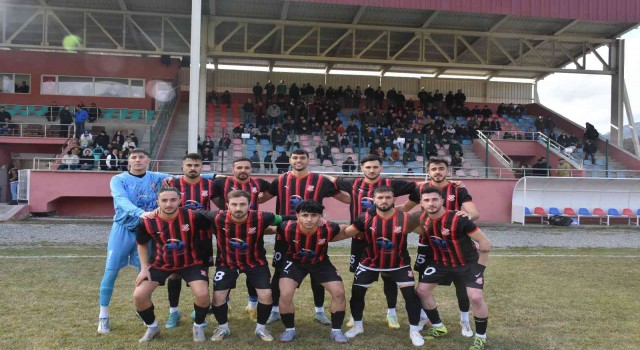 Kastamonu 1. Amatör Ligde Tosyaspor, Seydilersporu farklı mağlup etti.