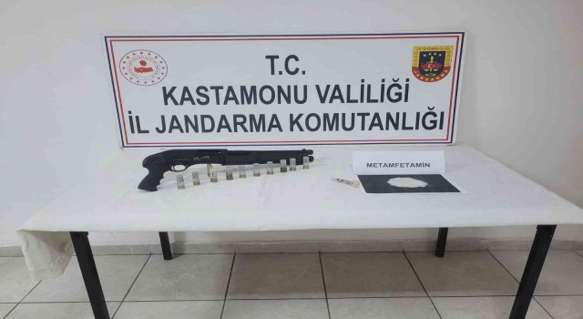 Kastamonuda iki ayrı uyuşturucu operasyonu: 3 gözaltı