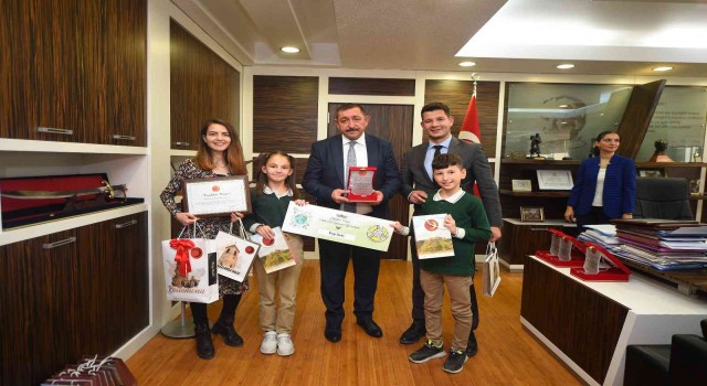 Kastamonuda öğrenciler 1 yılda 1 tonun üzerinde atık pil topladı