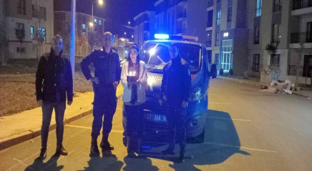 Kavga ihbarına giden jandarmaya pastalı kutlama