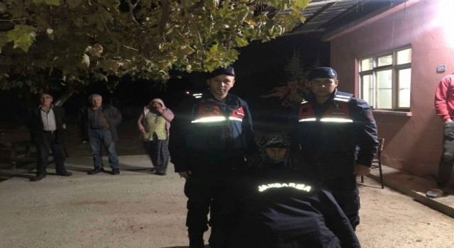 Kayıp kadın, ayağı çalılara sıkışmış şekilde bulundu