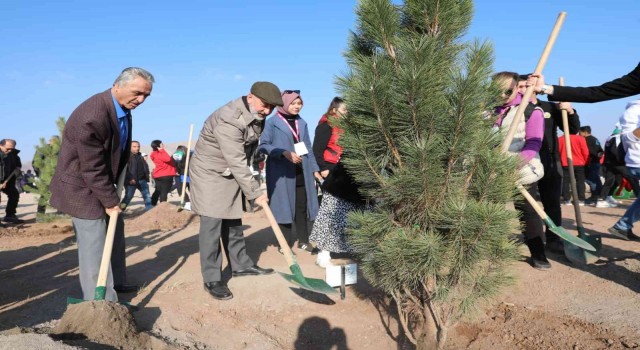 Kayserinin Denizi Kuşçuda, ağaç dikme etkinliği gerçekleştirildi