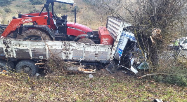 Kazada ağır yaralanan 16 yaşındaki genç, hayatını kaybetti