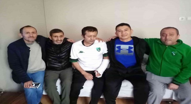 Kazada ağır yaralanmıştı, taburcu olunca çok sevdiği Kocaelisporuna kavuştu