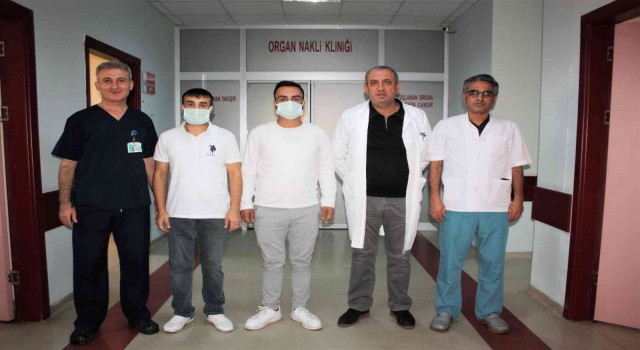 Kemoterapi tedavisinde böbreklerini kaybeden kardeşine bağışta bulunan ağabey nakil çağrısında bulundu