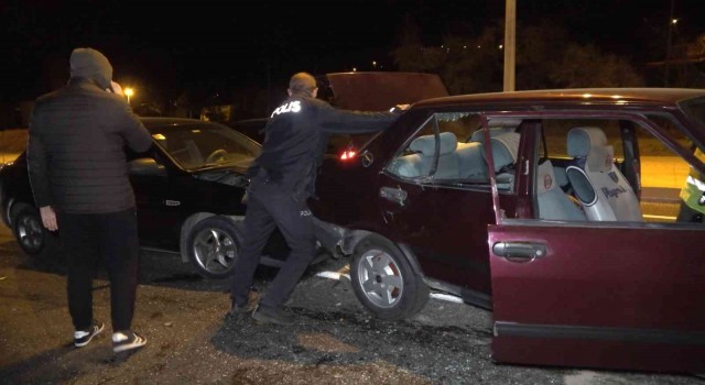 Kırıkkalede iki otomobil çarpıştı: 4 yaralı